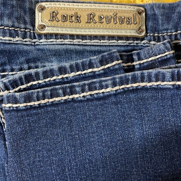 Rock Revival “BORIS” Easy Crop Distressed Denim Jean Size 32x25 - Picture 11 of 12